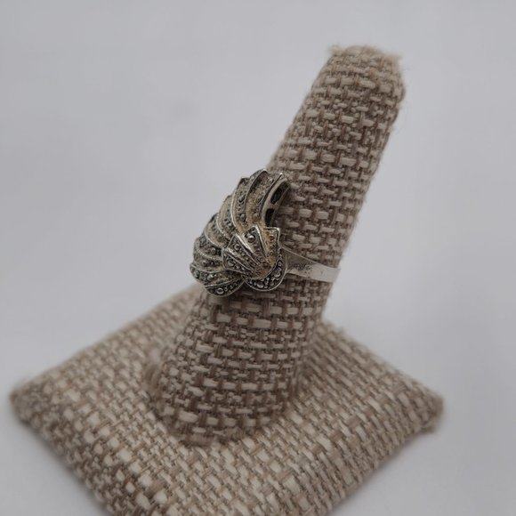 Size 7.5 Sterling Silver Unique Heavily Tarnished And Worn Ring A3128 - Picture 3 of 8